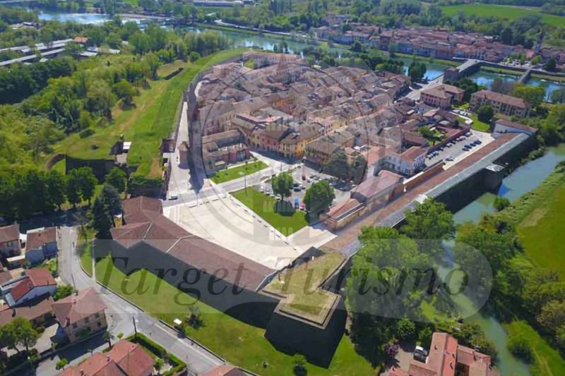 Castelli, ville e borghi murati del territorio cremonese
