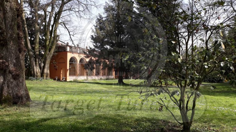 Pedalando lungo il naviglio civico