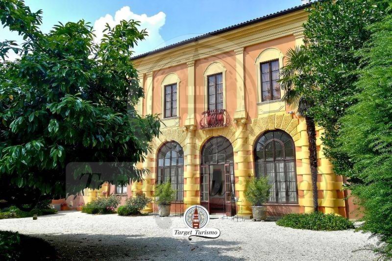 Villa Manna Roncadelli Vaghi (Corte de' Frati)