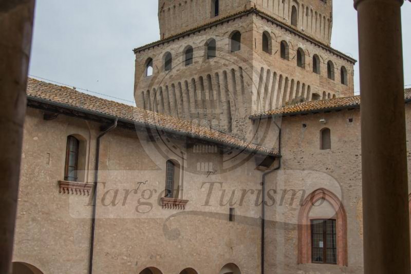 IL CASTELLO DI TORRECHIARA
